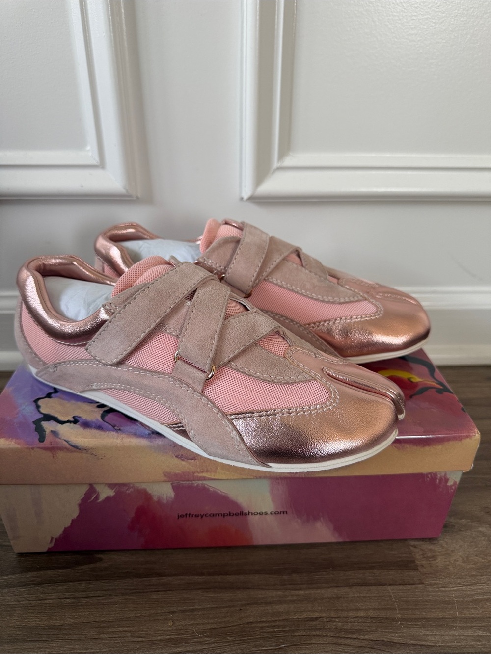 Jeffrey Campbell Cantor Split-Toe Sneakers Tabi Shoes Pink Sz 8 New In Box